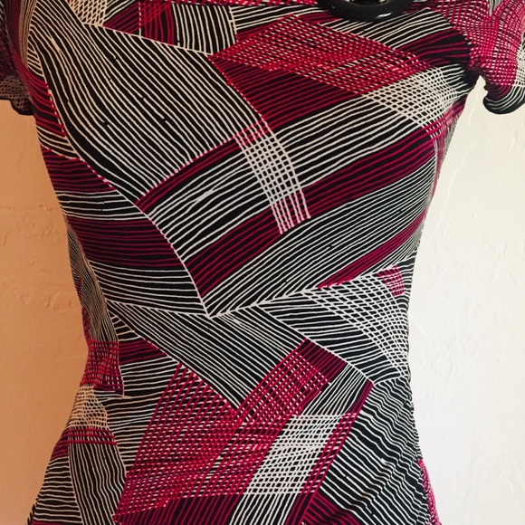 🍒 5/$20 Byerwear Blouse Short Sleeve Top - Picture 4 of 10